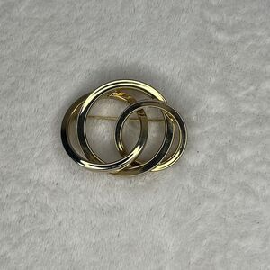 Womens Gold Tone Interlocking Circle Brooch Vintage Pin Costume Jewelry